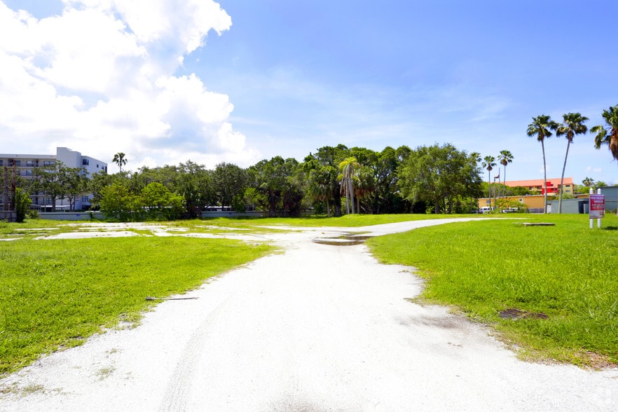 1420 Pasadena Ave S, Pasadena, FL for sale - Primary Photo - Image 1 of 1