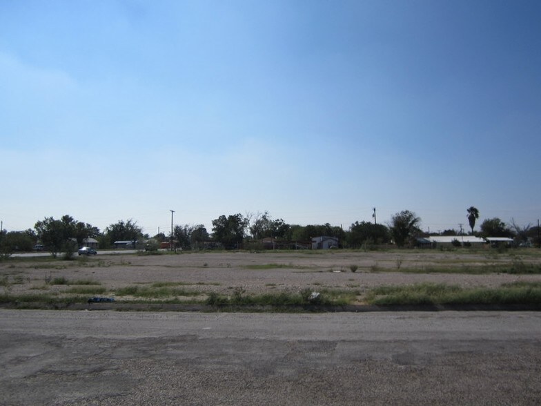 400 W Gibbs Rd, Del Rio, TX for sale - Primary Photo - Image 1 of 1