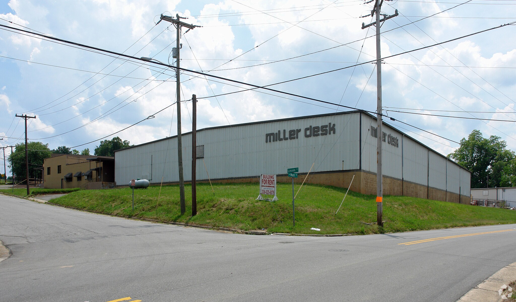 1212 Lincoln Dr, High Point, NC for sale Primary Photo- Image 1 of 1