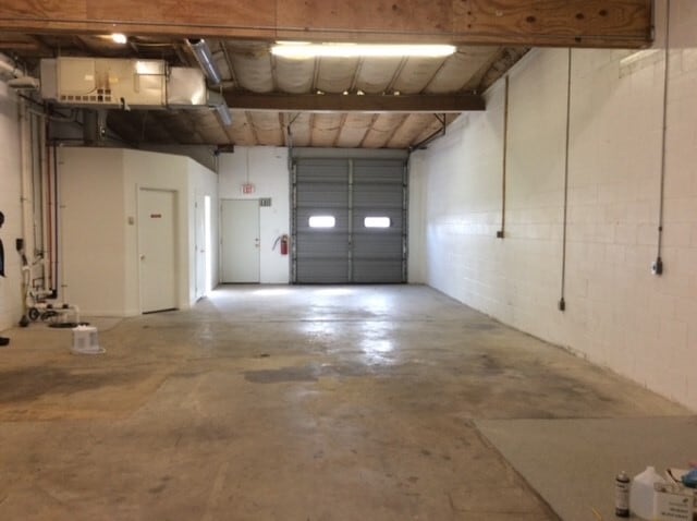 331-348 Robinson Ln, Wilmington, DE for lease - Interior Photo - Image 3 of 6