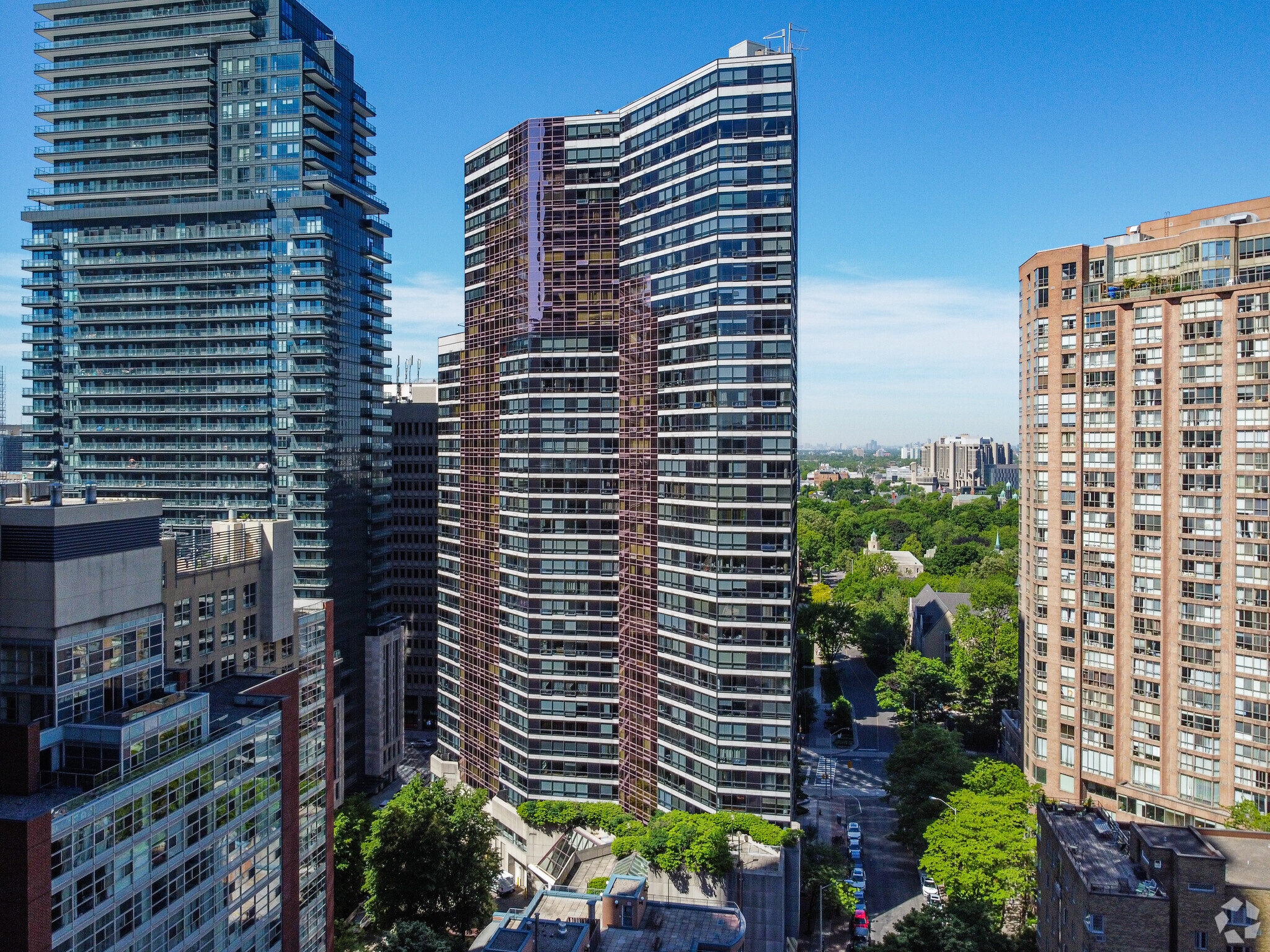 987 Bay St, Toronto, ON for lease Primary Photo- Image 1 of 7