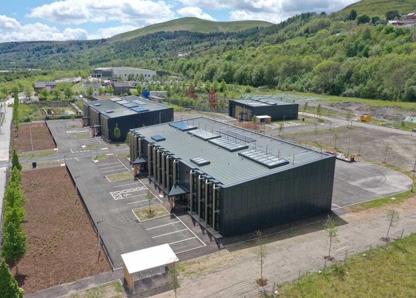 1-9 Lime Ave, Ebbw Vale for sale - Primary Photo - Image 1 of 1