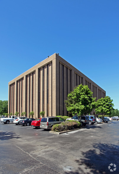 2158 Northgate Park Ln, Chattanooga, TN for lease - Building Photo - Image 1 of 17