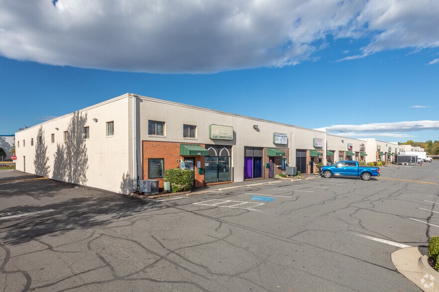 7210-7242 Nathan Ct, Manassas, VA for lease - Primary Photo - Image 1 of 18