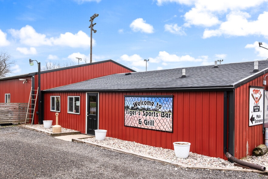 W12010 Rose Eld Rd, Ripon, WI for sale - Building Photo - Image 2 of 59