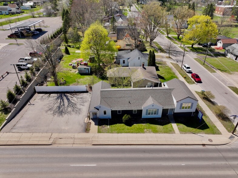 1200 S Mitchell St, Cadillac, MI for lease - Building Photo - Image 3 of 17