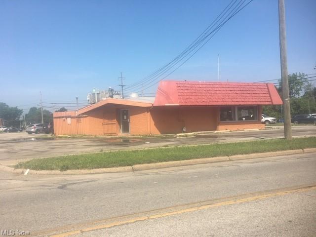 2405 W Erie Ave, Lorain, OH for sale - Building Photo - Image 1 of 1