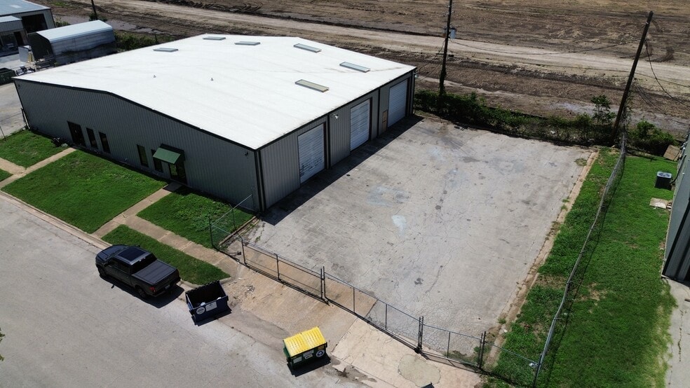 4232 Felter Ln, Austin, TX for lease - Building Photo - Image 3 of 4