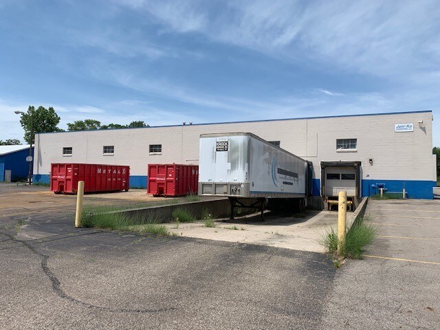 21496 Buckingham Rd, Elkhart, IN for sale Building Photo- Image 1 of 1