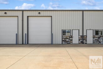 4151 3rd Ave, Marion, IA for lease Interior Photo- Image 1 of 10