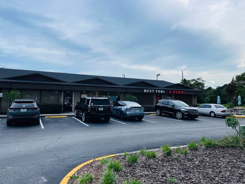 35354-35364 State Road 54, Zephyrhills, FL for lease - Building Photo - Image 3 of 26