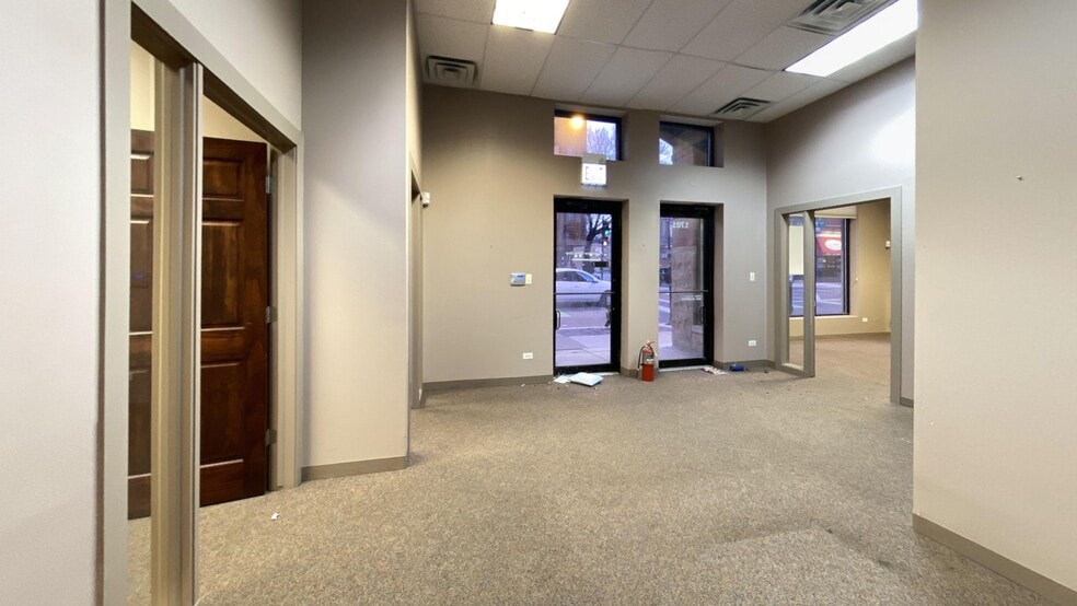 1701 W Belmont Ave, Chicago, IL for lease - Interior Photo - Image 3 of 5