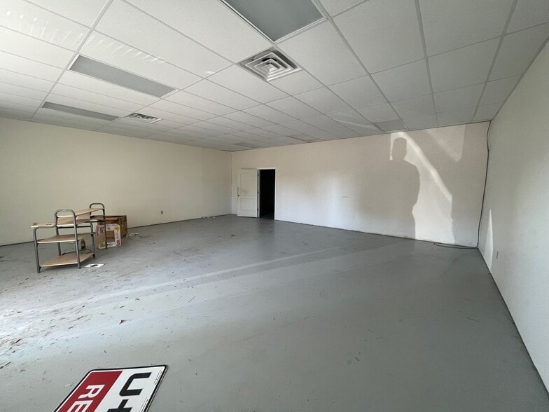 1999 Us-80, Jackson, MS for lease - Interior Photo - Image 2 of 3