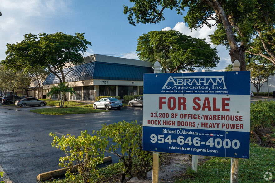 1721 Blount Rd, Pompano Beach, FL for sale - Building Photo - Image 2 of 17