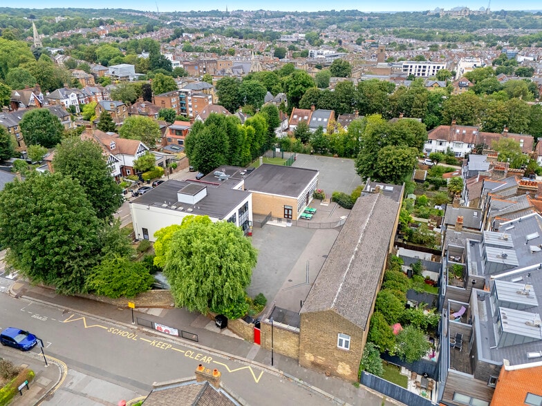 6A Oakington Way, London for lease - Aerial - Image 3 of 9