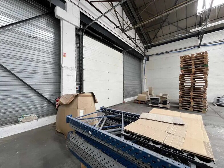 Flex in Montataire for lease - Interior Photo - Image 3 of 5