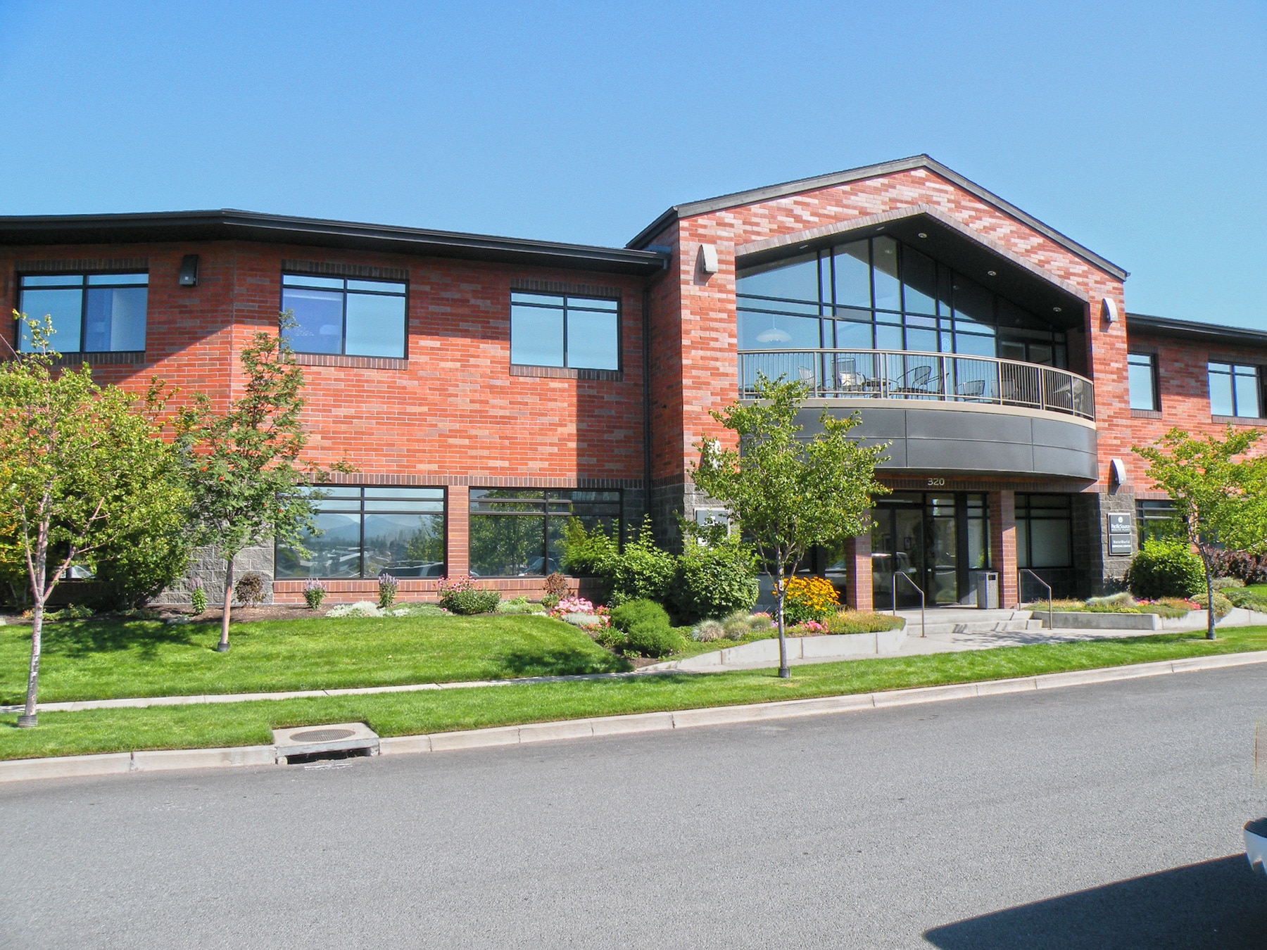 320 SW Upper Terrace Dr, Bend, OR for lease Primary Photo- Image 1 of 18