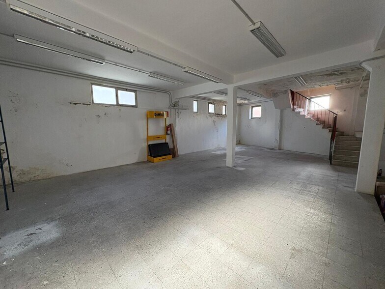 Retail in Ferrol, La Coruna for sale - Interior Photo - Image 2 of 11