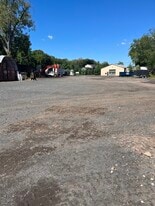 392-424 Berlin St, East Berlin CT - Warehouse