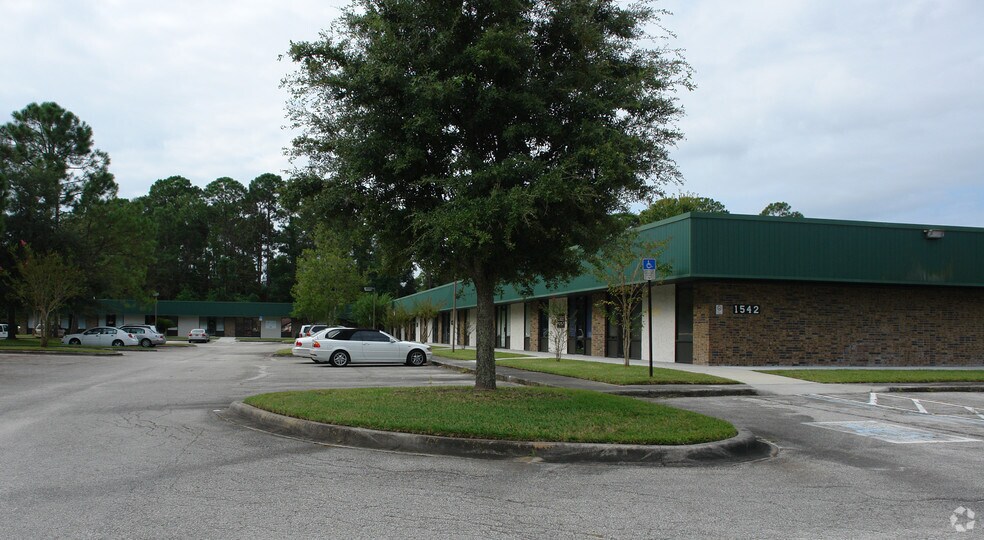 1542 Kingsley Ave, Orange Park, FL for sale - Primary Photo - Image 1 of 2