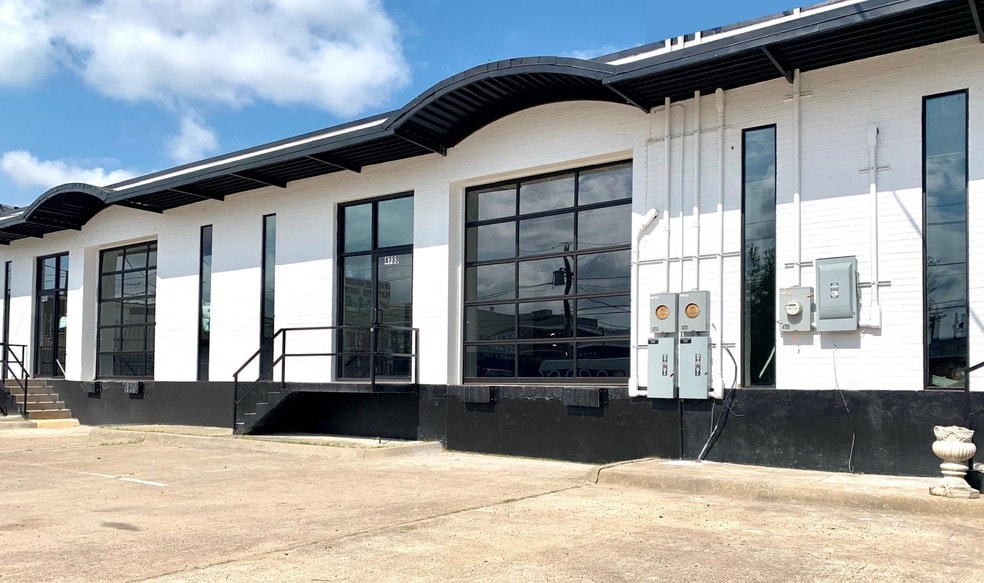 4735 Memphis St, Dallas, TX for sale - Primary Photo - Image 1 of 6