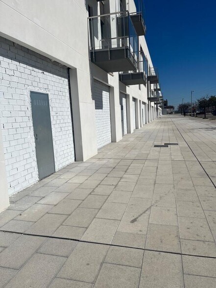 Retail in Córdoba for lease - Building Photo - Image 1 of 3