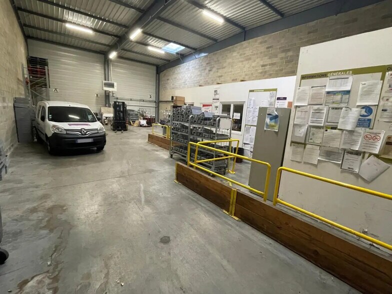 Flex in Saint-Brice-sous-Forêt for lease - Building Photo - Image 3 of 19