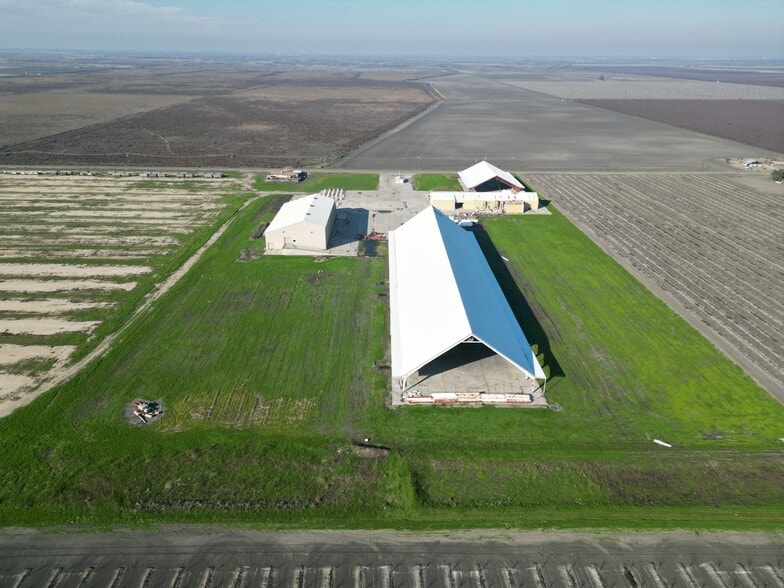 28285 W Clayton Ave, Tranquillity, CA for sale - Primary Photo - Image 1 of 1