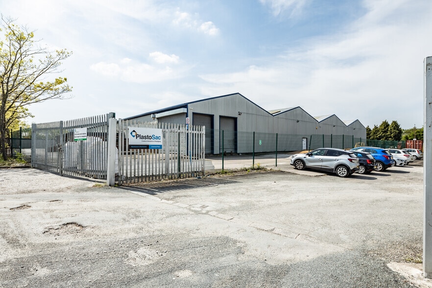 1-2 Grimrod Pl, Skelmersdale for sale - Primary Photo - Image 1 of 1