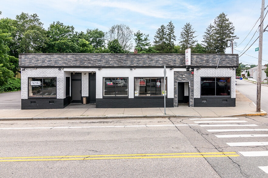 245 Washington St, West Warwick, RI for sale - Building Photo - Image 2 of 28
