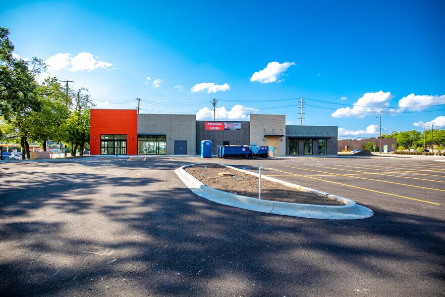 15 McHenry Rd, Buffalo Grove, IL 60089 MultiTenant Retail NNN