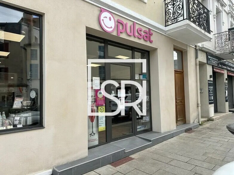 Retail in Cusset for lease - Building Photo - Image 1 of 10