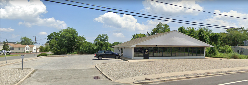 575 Fischer Blvd, Toms River, NJ for sale - Building Photo - Image 1 of 1