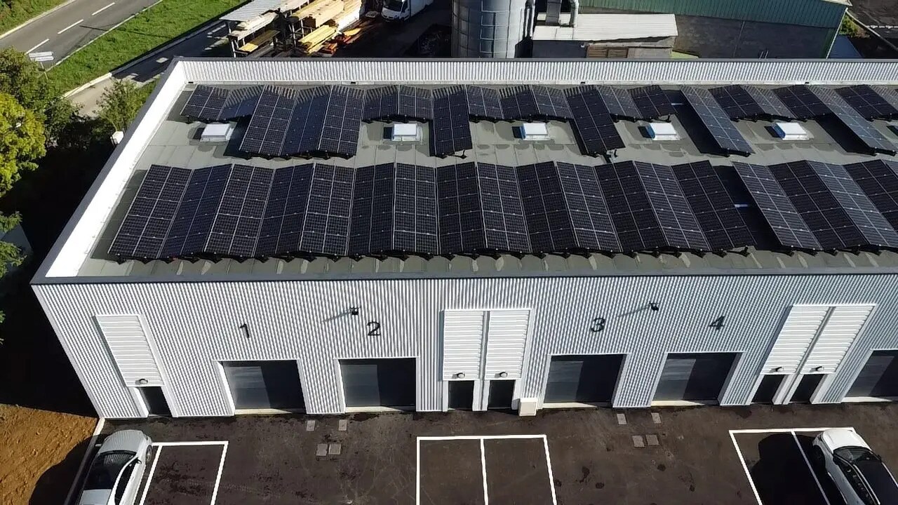 Flex in L'ARBRESLE for sale Building Photo- Image 1 of 8