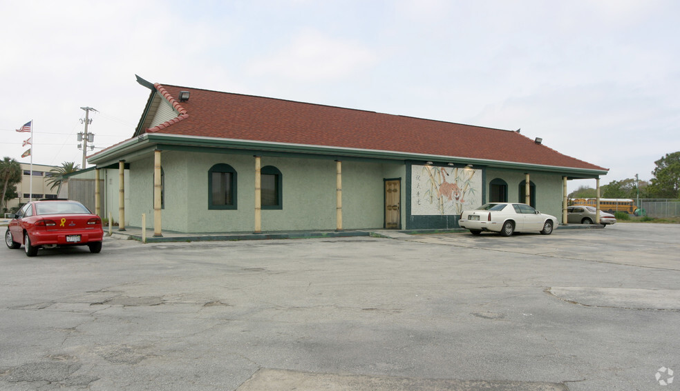 2625 N Courtenay Pky, Merritt Island, FL for lease - Building Photo - Image 2 of 31