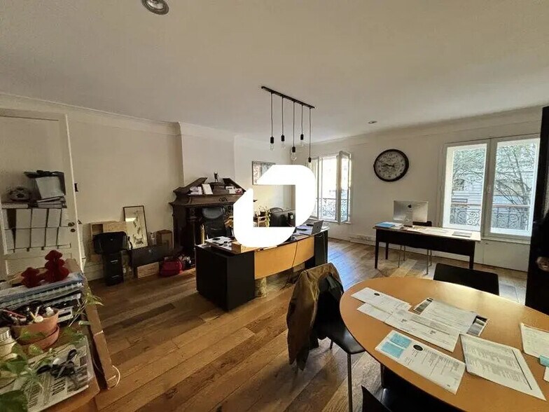 Office in Bordeaux for lease - Interior Photo - Image 2 of 12