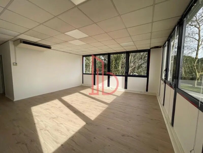 Office in Gradignan for sale Interior Photo- Image 1 of 6