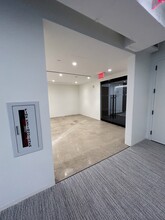 589 Fifth Ave, New York, NY for lease Interior Photo- Image 2 of 5