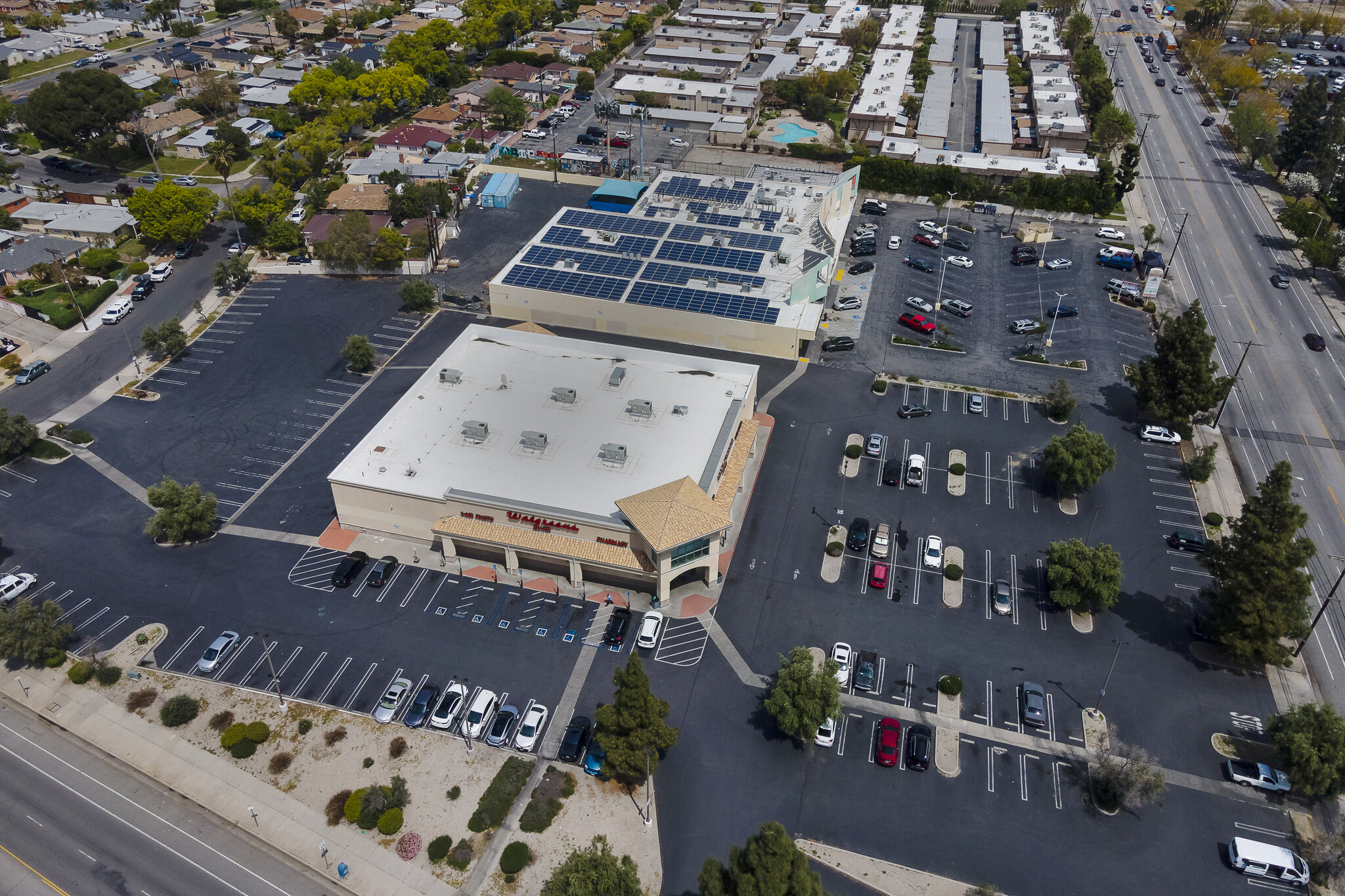 9750 Woodman Ave, Arleta, CA for lease Primary Photo- Image 1 of 2