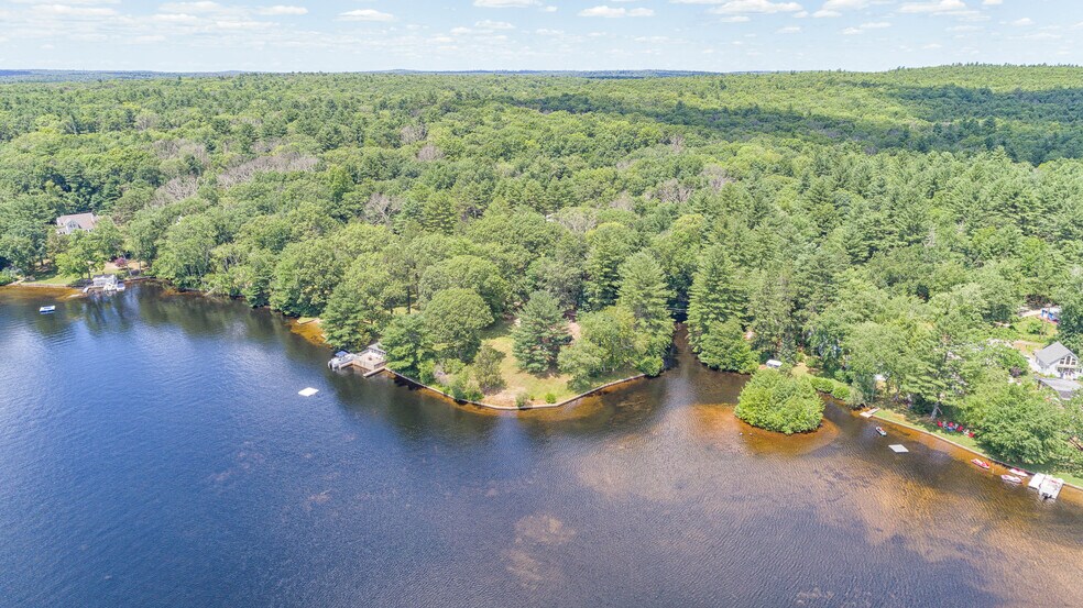 118 N Shore Rd, Voluntown, CT 06384