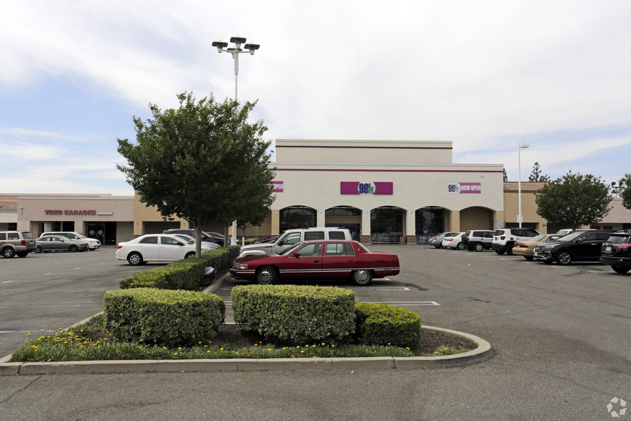 1451114591 Red Hill Ave, Tustin, CA 92780 Redhill Village