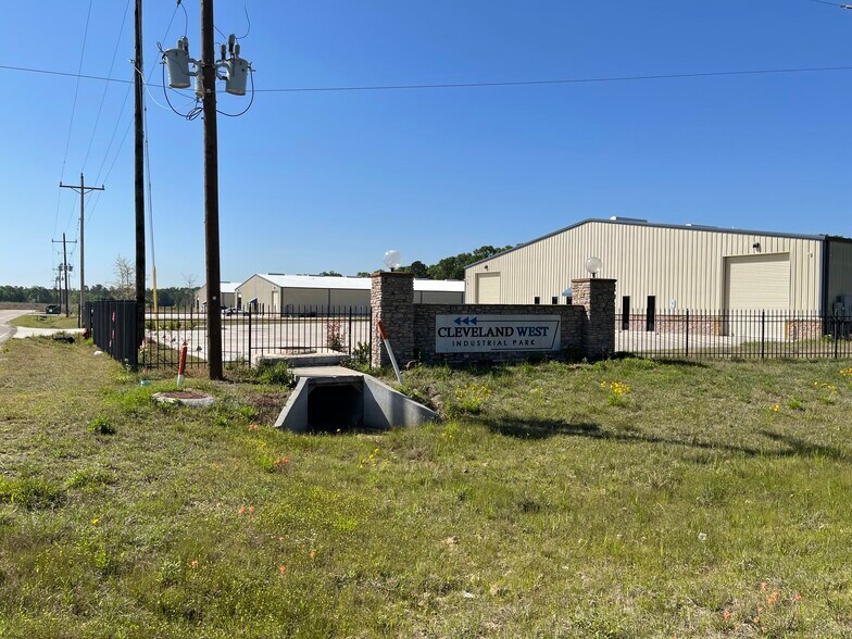 25105 Highway 105, Cleveland, TX for sale - Building Photo - Image 1 of 1