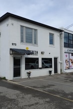 975 Lakeshore Rd E, Mississauga, ON for lease Building Photo- Image 1 of 4