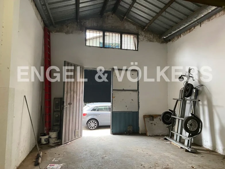 Industrial in L'Hospitalet de Llobregat, Barcelona for sale - Building Photo - Image 2 of 6