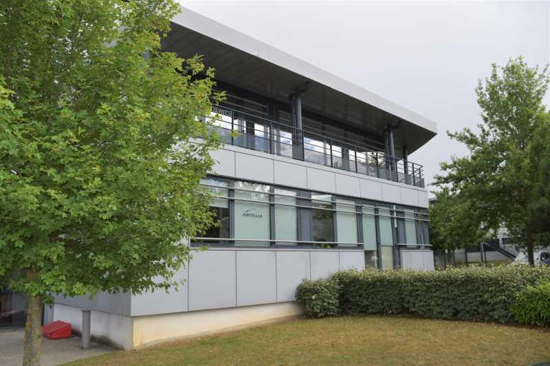 Office in Saint-Priest for lease - Building Photo - Image 1 of 7