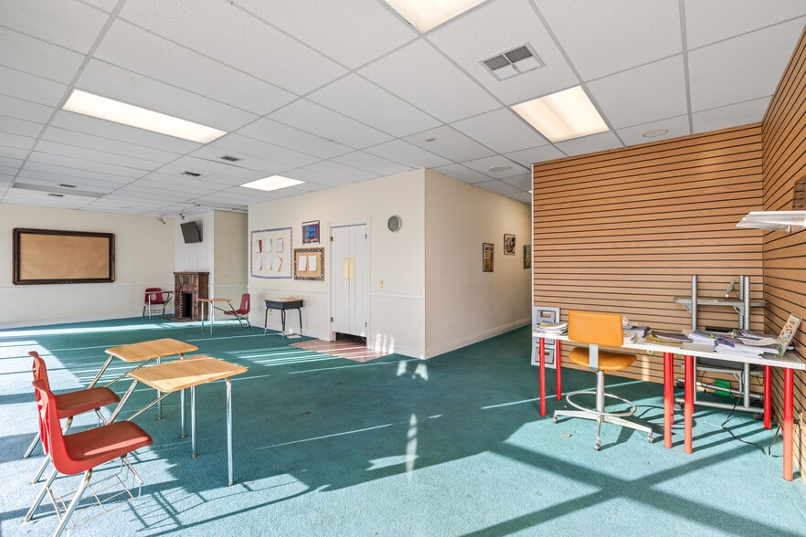 22706 Aspan St, Lake Forest, CA for lease - Building Photo - Image 3 of 6