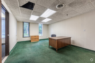 500 N Bell Ave, Carnegie, PA for lease Interior Photo- Image 2 of 4