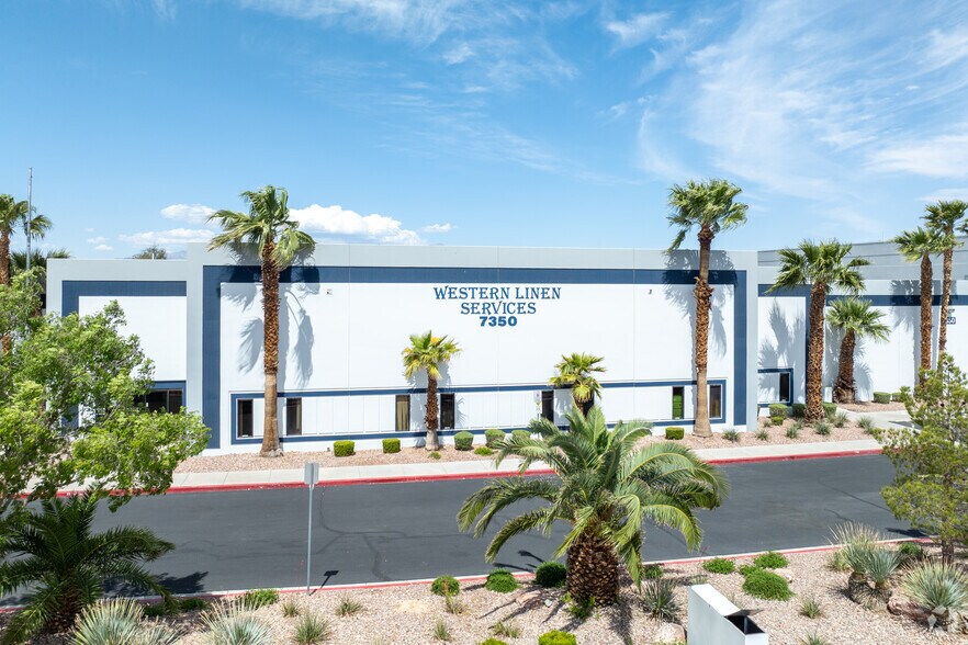 7350 Prairie Falcon Rd, Las Vegas, NV for sale - Primary Photo - Image 1 of 1