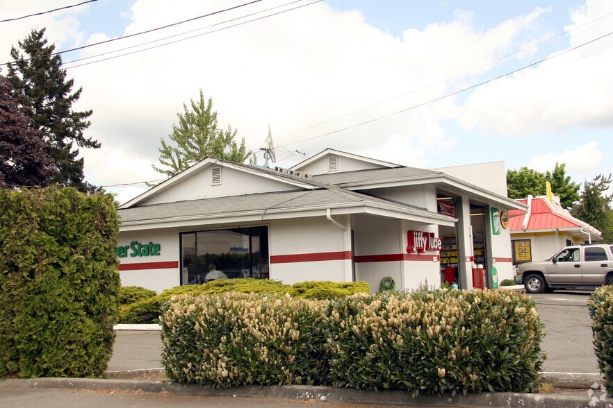 7204 NE Bothell Way, Kenmore, WA for sale - Primary Photo - Image 1 of 1