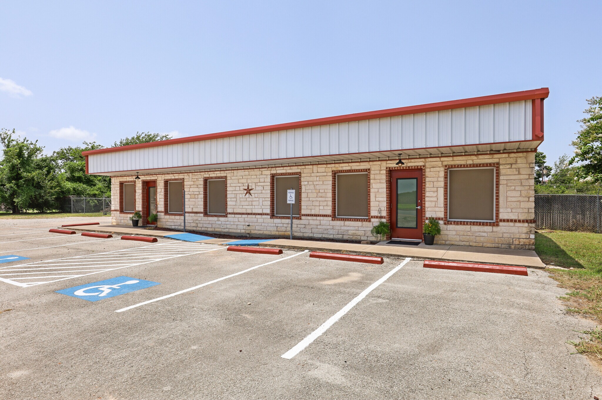 500 W Kilpatrick St, Cleburne, TX for sale Primary Photo- Image 1 of 1